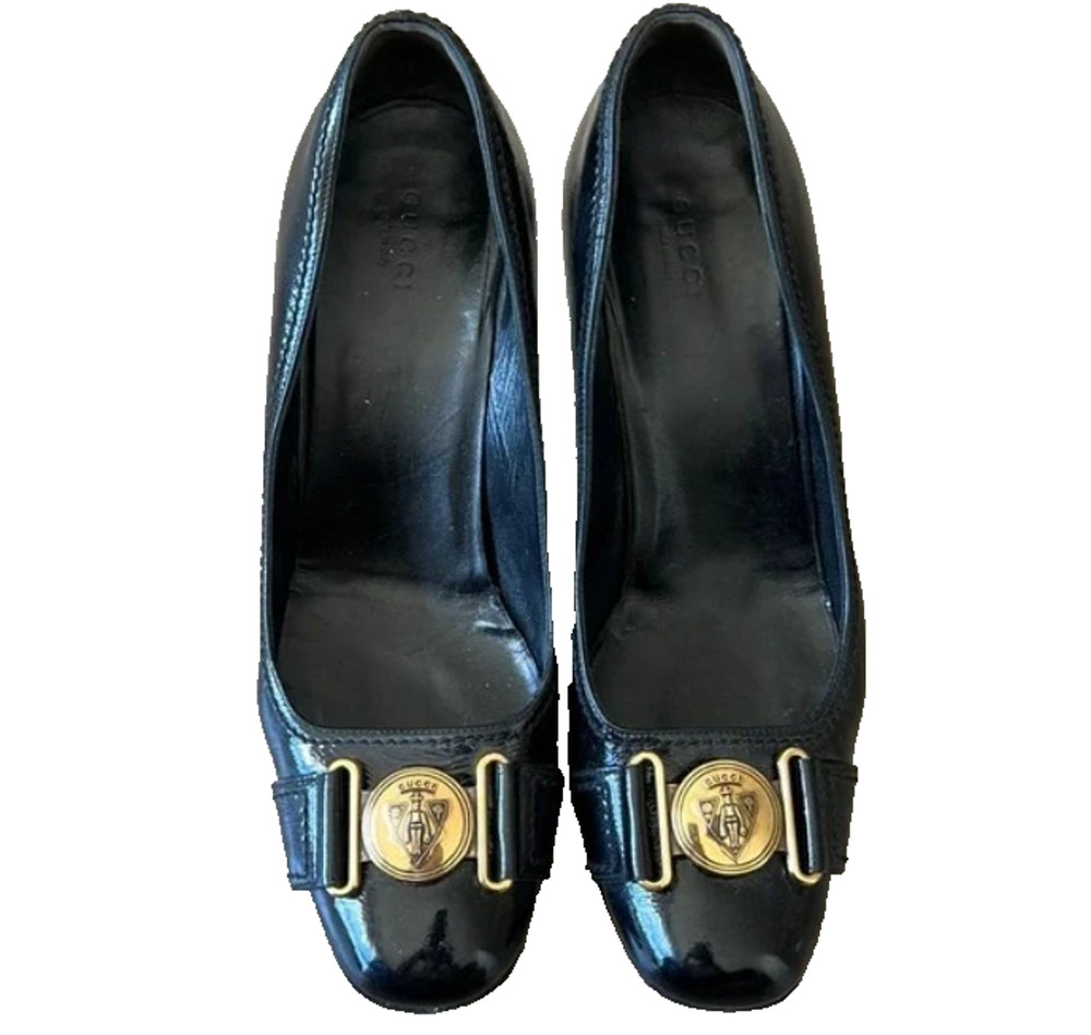 Gucci Hysteria Pumps Heels 9.5 B Black Leather Gold Medallion Logo Workwear Vnt
